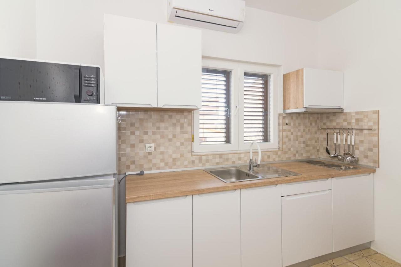 Apartments Starine Beach Pirovac Zewnętrze zdjęcie